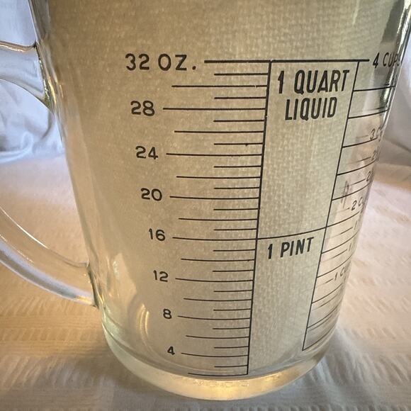 Vintage 4–Cup Fire King Measuring Cup with Blue Lettering #499 - Picture 12 of 14